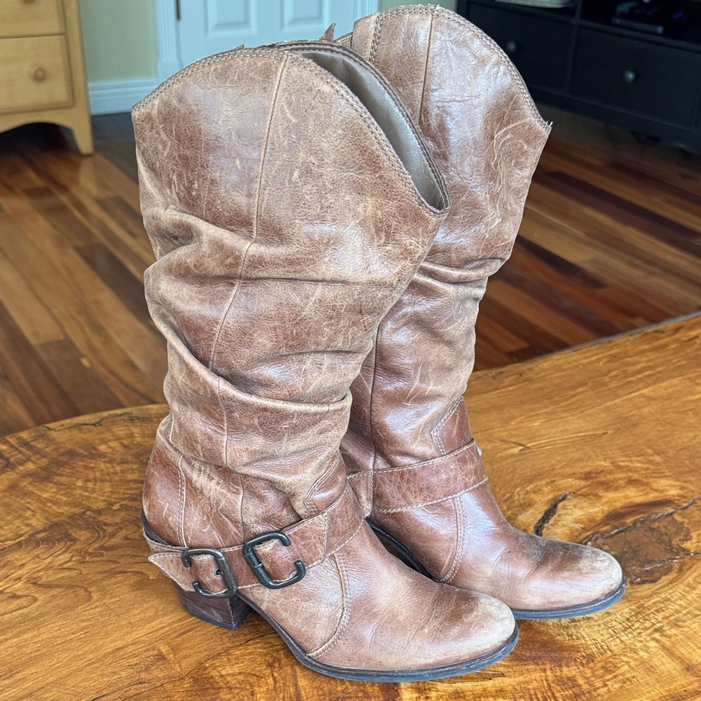 Brown Leather Women's cowboy style Boots size 7.5